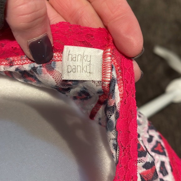 Hanky Panky Cami and Panty Set in a Heart Leopard print - Picture 7 of 8